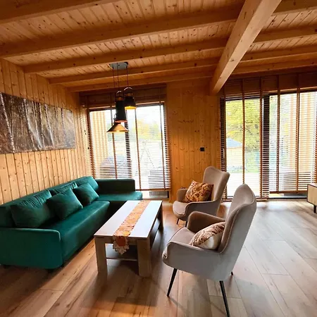 別荘 Brzozowa Osada Zagórze Śląskie